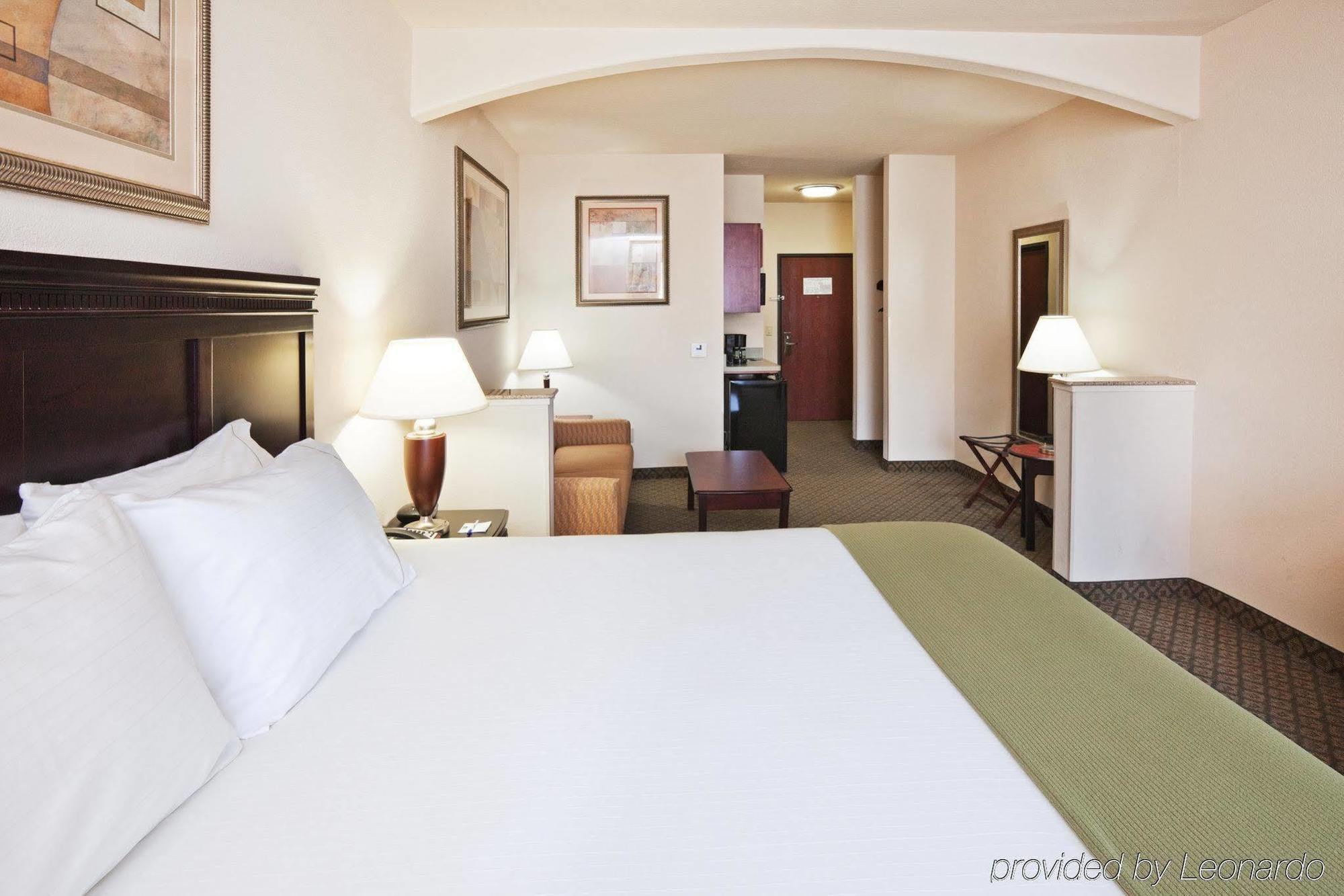 Holiday Inn Express Hotel And Suites Corsicana I-45 By Ihg Chambre photo
