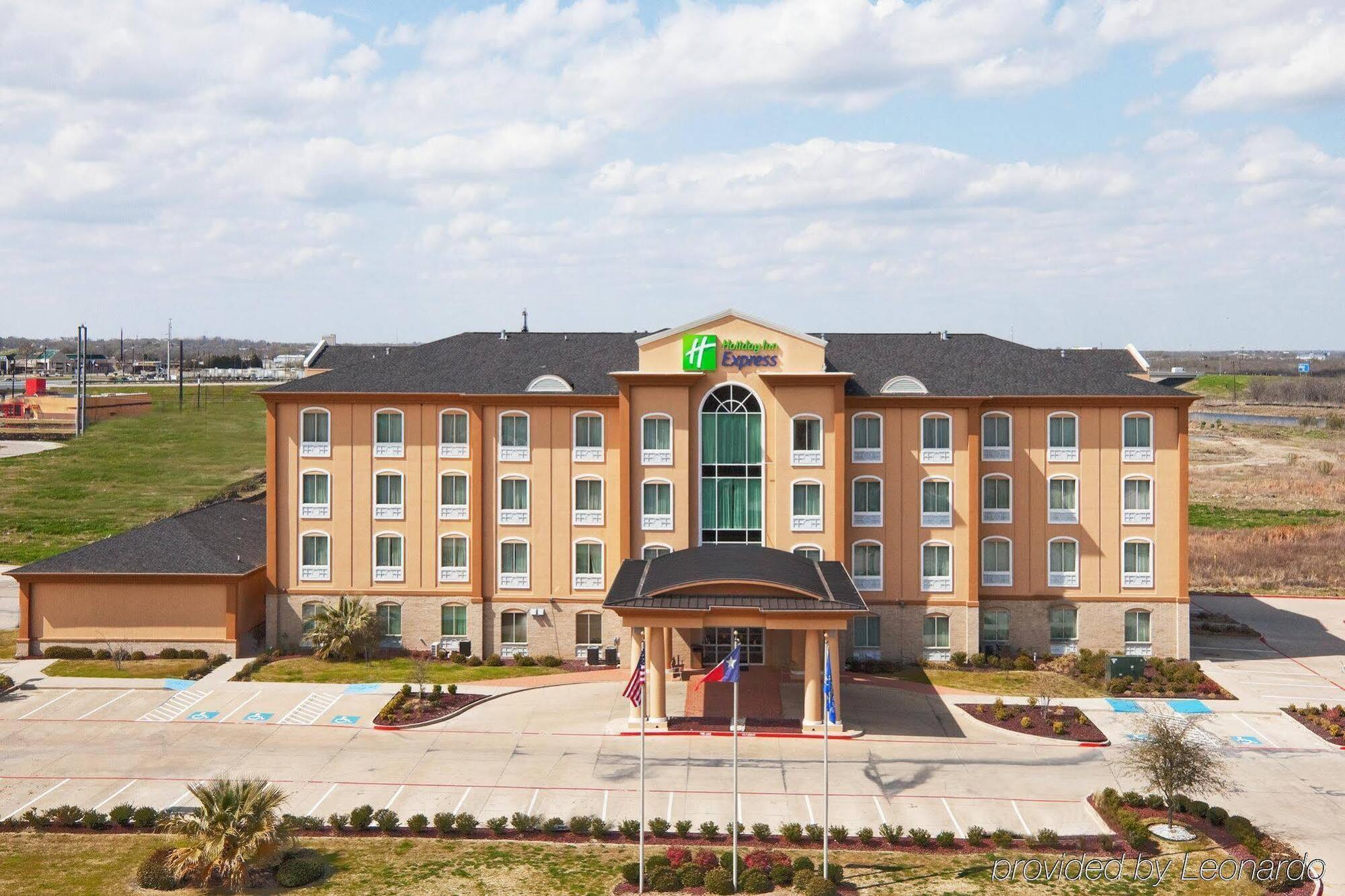 Holiday Inn Express Hotel And Suites Corsicana I-45 By Ihg Extérieur photo
